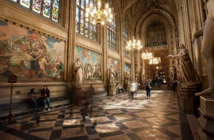 Parlamento britânico encontra ligações com escravidão em 232 itens em sua coleção de arte