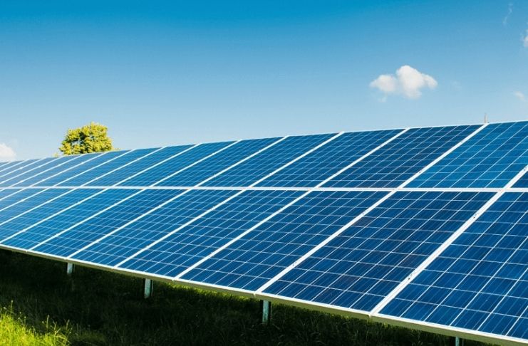 A energia solar atinge custos historicamente baixos e favorece consumidores