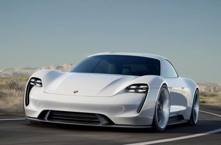 Porsche pesquisa combustíveis sintéticos para tornar os carros sustentáveis